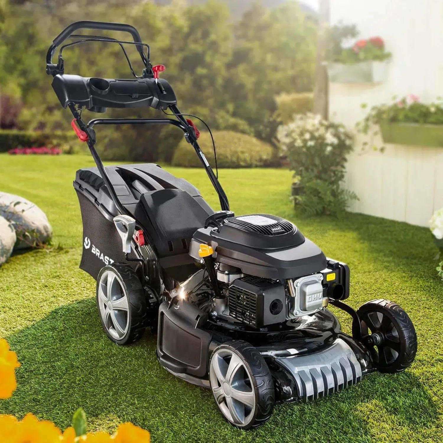 BRAST Benzin-Rasenmäher mit Eigenantrieb, 5,2 kW Leistung, 48 cm Schnittbreite, TÜV-zertifiziert, 4-Takt OHV-Motor, verstellbare Schnitthöhe 30-80 mm, 60L Grasfangkorb, robuster Stahlrahmen