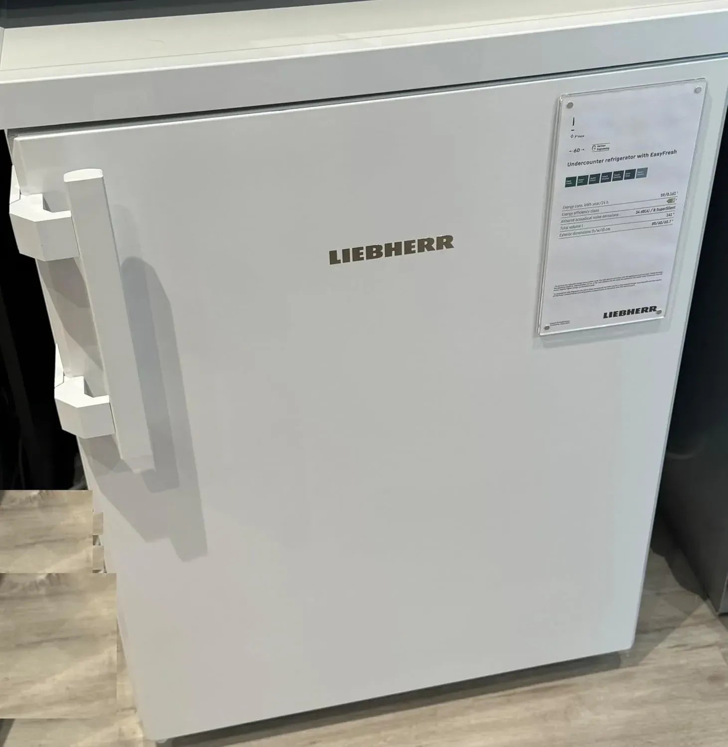 Liebherr Kompaktkühlschrank RC 1401, Energiesparend, Weiß